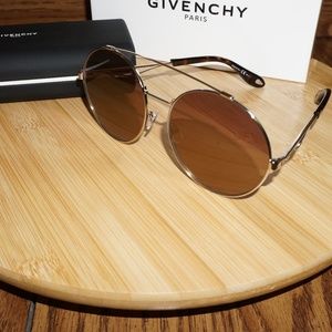givenchy oversized aviator